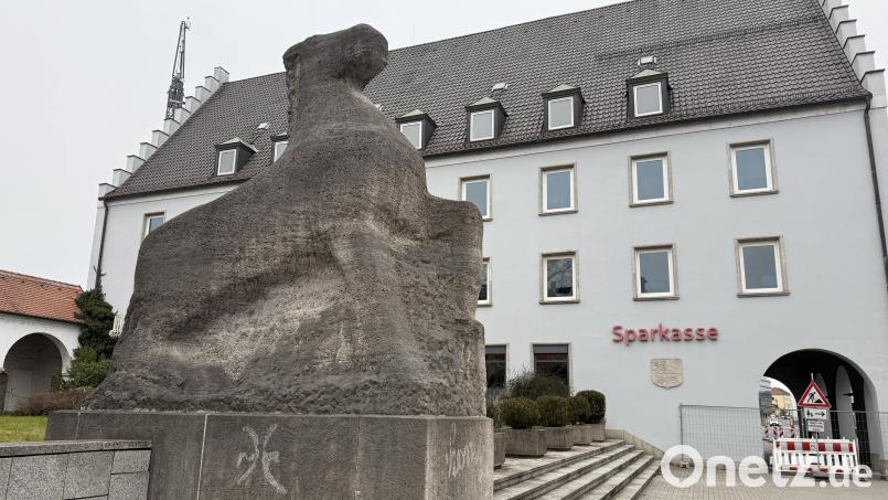 Die Sparkasse Oberpfalz Nord fusioniert 2026 mit den Vereinigten Sparkassen Eschenbach, Neustadt/WN, Vohenstrauß. Dem Vertrag dafür hat der Weidener Stadtrat zugestimmt. Archivbild: Gabi Schönberger