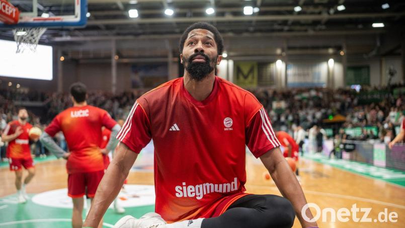Spencer Dinwiddie konnte die Bayern bei Villeurbanne nicht zum Sieg führen. (Archivbild) Bild: Harald Tittel/dpa