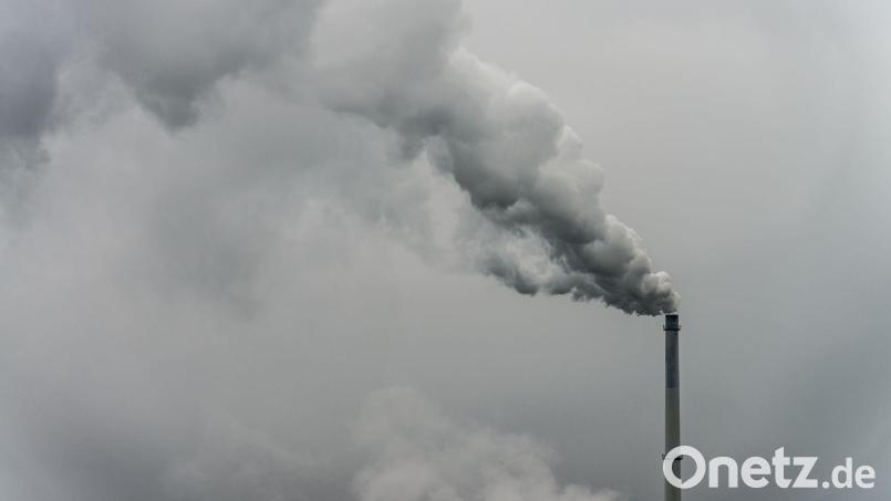 Bayern will den Ausstoß von Treibhausgasen weiter verringern. (Symbolbild) Bild: Armin Weigel/dpa