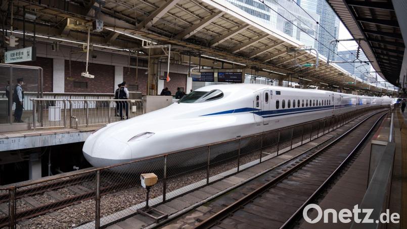 Japans Hochgeschwindigkeitszug Shinkansen ist berühmt für seine Pünktlichkeit. Archivbild: Soeren Stache/dpa