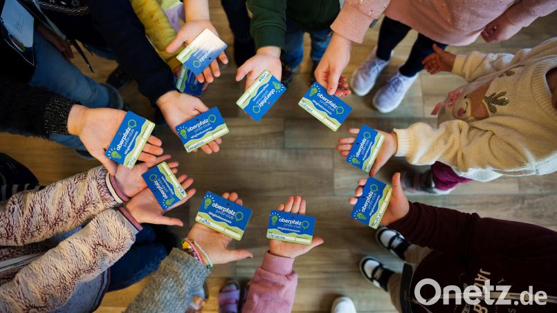 Jedes Mitglied erhält einen Junior-Club-Ausweis. Bild: ald