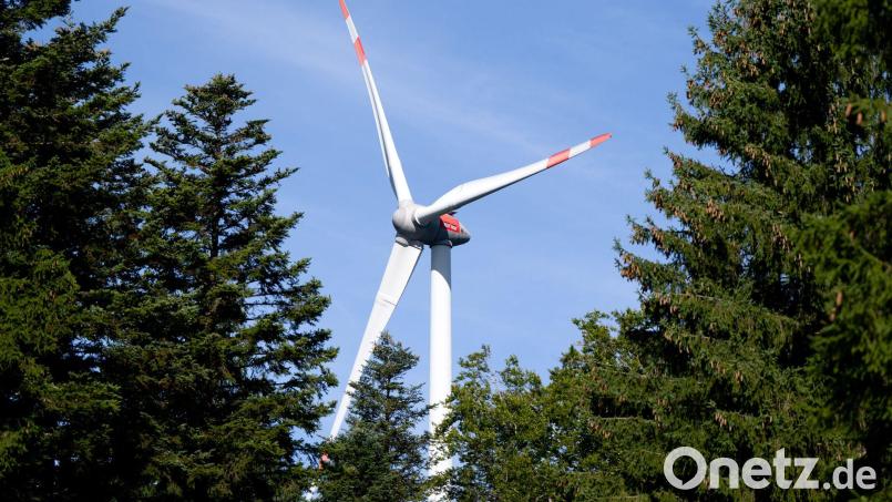 Wo in der nördlichen Oberpfalz dürfen Windräder gebaut werden? Der Planungsverband Oberpfalz-Nord hat nun festgelegt: 1,5 Prozent der Fläche im Norden des Bezirks sind künftig Vorrangflächen für Windkraft. Symbolbild: Sven Hoppe/dpa