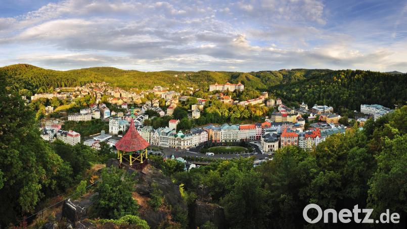 Blick auf Karlsbad. Die mondäne Kurstadt in Tschechien verströmt den Charme des 19. Jahrhunderts und ist von der Oberpfalz aus leicht zu erreichen. Bild: Infocentrum Mesta Karlovy Vary