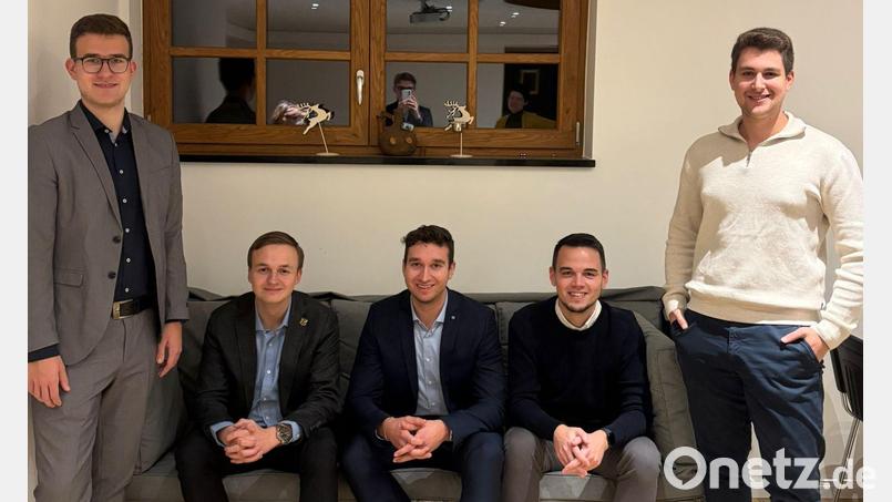 Insgesamt sechs junge, motivierte Kandidaten wurden bei der Aufstellungsversammlung der JU Tännesberg nominiert (von links): Louis Wiesent, Nicholas Hammer, Christian Bäumler, Jonas Dobmeier und Julian Ebnet. Michael Eichhorn war verhindert. Bild: Christian Bäumler