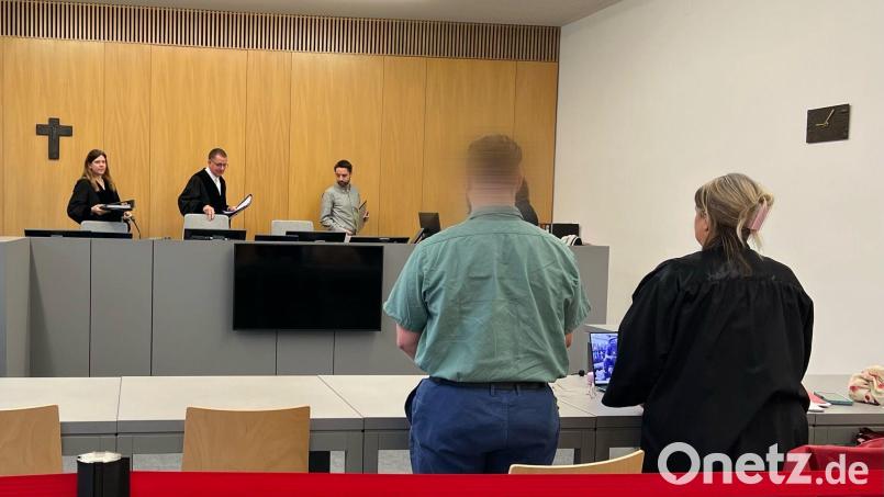 Ein 23-Jähriger aus dem Landkreis Neustadt/WN muss sich vor der 1. Strafkammer am Landgericht Weiden wegen mehrfachen schweren sexuellen Missbrauchs seiner 11-jährigen Halbschwester verantworten. Bild: juh