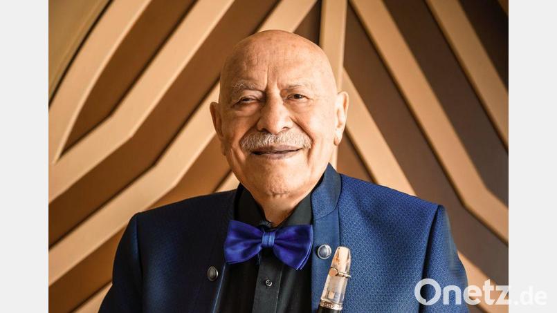 Mit ihrem neuen Konzertprogramm "For a Better World" schlagen Giora Feidman (Bild) und der iranische Komponist Majid Montazer ein weiteres Kapitel ihrer künstlerischen Zusammenarbeit auf. Bild: Kai Weise/exb