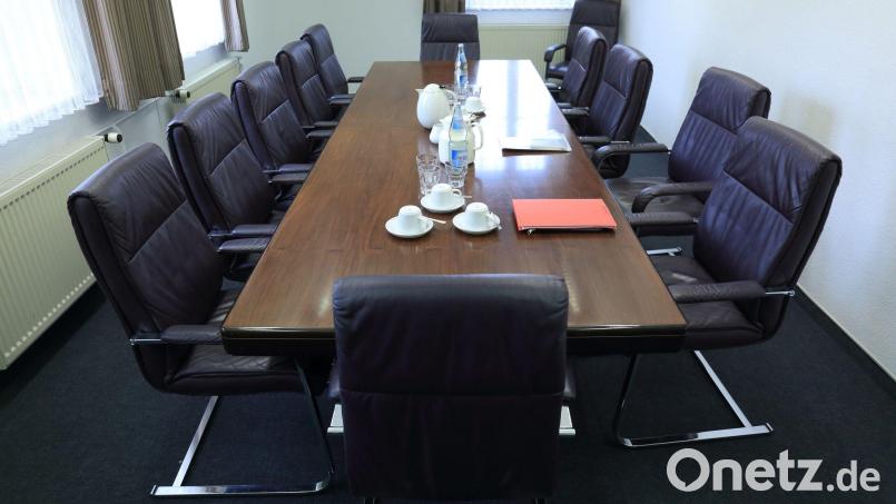 Die Vergütungen normaler Aufsichtsräte sind 2024 laut einer Studie der DSW im Schnitt um 3,0 Prozent gestiegen. (Symbolbild) Bild: Jens Wolf/dpa