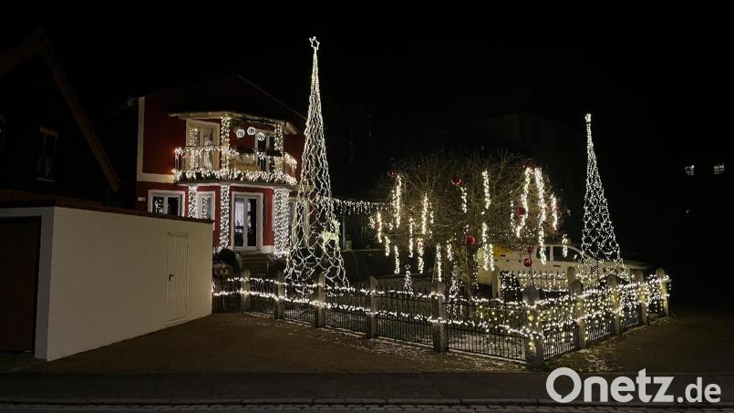 Eine Aktion für den guten Zweck ist am vierten Adventssonntag beim Weihnachtshaus der Familie Bauer in Ebnath geplant. Bild: soj