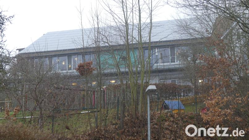 Die Kindertagesstätte in Neustadt am Kulm ist nach allen Seiten hin stark beengt und soll daher saniert und erweitert werden. Bild: rn