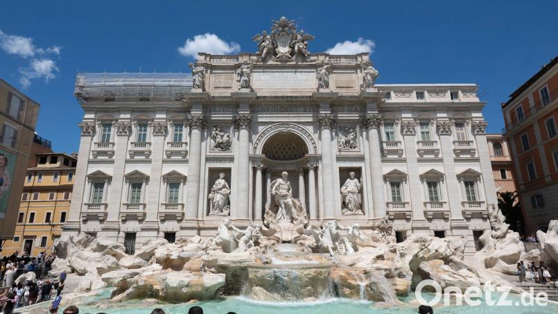 Am Trevi-Brunnen herrscht stets dichtes Gedränge. (Archivbild) Bild: Marijan Murat/dpa