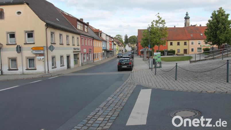 Bürgermeister Robert Lindner bezeichnet es als positiv, "dass zahlreiche Leerstände im Ortskern neue Eigentümer gefunden haben". Archivbild: pi