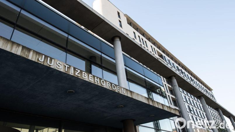 Im Prozess um den Armbrust-Mord in Bad Zwesten hat die Staatsanwaltschaft eine lebenslange Haftstrafe gefordert. (Archivbild) Bild: Swen Pförtner/dpa