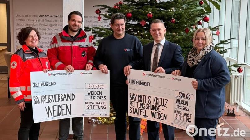 Spenden aus der Dr. Rose Pabst Stiftung erhält der BRK Kreisverband Weiden und Neustadt/WN für das Rotkreuzhaus in Eschenbach und die Rettungshundestaffel. Bild: Sandro Galitzdörfer