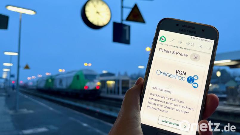 Wer mit Bahn und Bus unterwegs ist, kann seine Tickets nach dem Beitritt der Stadt Weiden und dem Landkreis Neustadt/WN zum VGN über dessen Online-Ticket-Shop kaufen. Bild: Gabi Schönberger