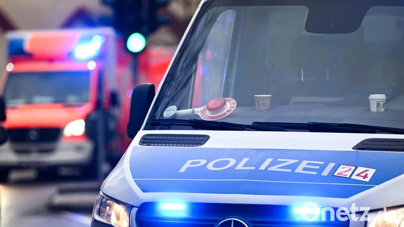 Auch an Weihnachten und den Feiertagen sind die Einsatzkräfte der Polizei und des Rettungsdienstes für Notfälle der Bürger da. Symbolbild: Jens Kalaene/dpa