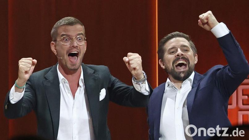 Joko Winterscheidt und Klaas Heufer-Umlauf laden zum Silvester-Countdown. (Archivbild) Bild: Daniel Karmann/dpa