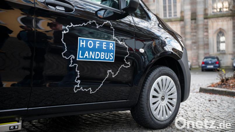 Im Landkreis Hof ist der Landbus inzwischen im kompletten Gebiet unterwegs - mit knapp 2.000 Haltestellen. Bild: Daniel Vogl/dpa