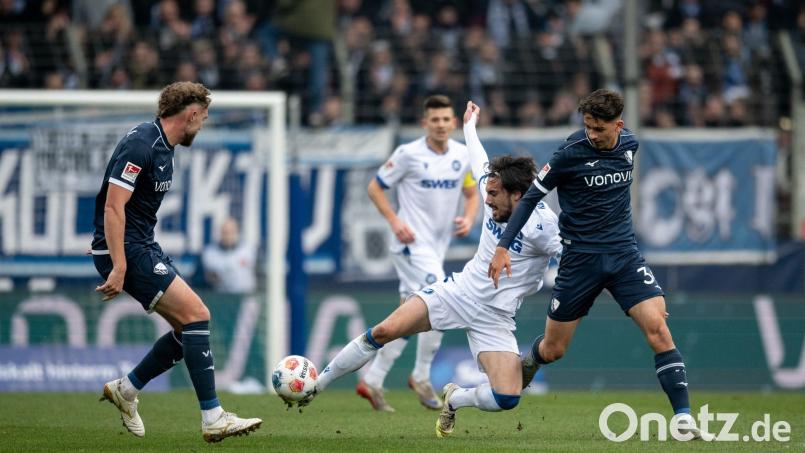 Die Zuschauer in Bochum sahen ein enges Spiel. Bild: Fabian Strauch/dpa