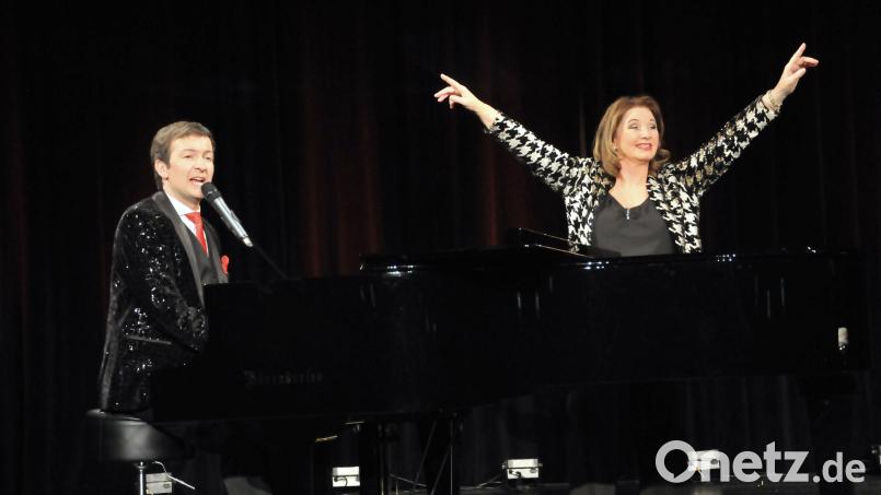 "Die Udo-Jürgens-Story" mit Gabriela Benesch und Alex Parker kommt im Mai 2026 nach Amberg. Bild: Erich Furrer