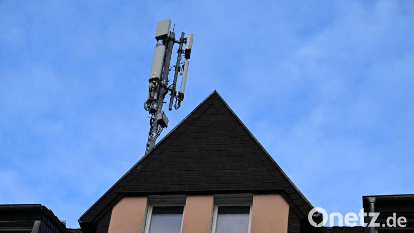 Mobilfunk-Antennen auf einem Düsseldorfer Wohnhaus - auch hier dürfte der Datenverkehr gestiegen sein. Bild: Wolf von Dewitz/dpa