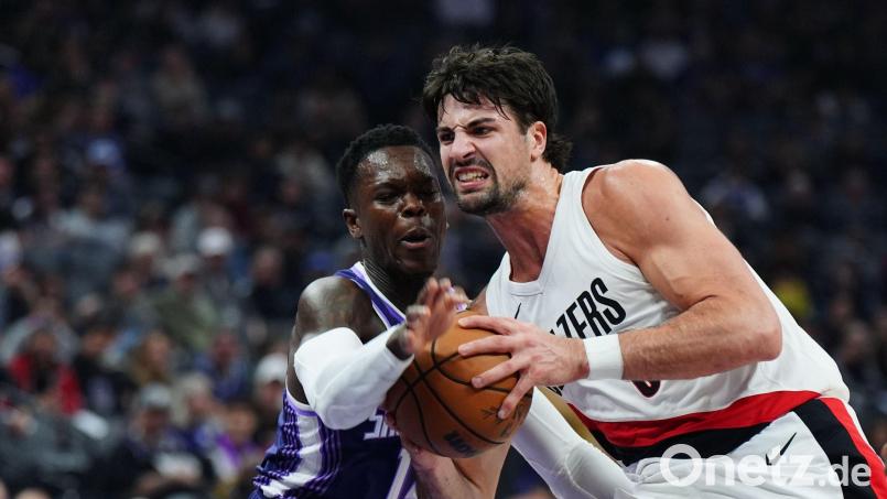 Dennis Schröder (links) konnte trotz seiner 21 Punkte die Niederlage der Sacramento Kings gegen die Portland Trail Blazers nicht verhindern. Bild: Alan Greth/ AP/dpa