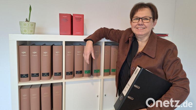 Brigitte Schießl aus Schwarzenfeld ist neue Justiziarin beim Landesverband für Wohneigentum. Sie berät nicht nur in juristischen Fragen rund um die Gartenhecke, sondern auch, wenn es um eine veraltete Satzung geht. Bild: bl