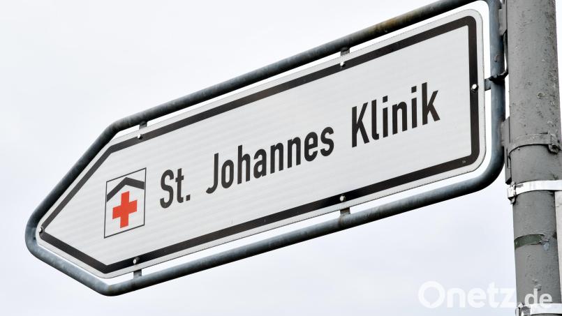 Die St.-Johannes-Klinik in Auerbach ist ab 1. Januar 2026 kein Krankenhaus mehr. Es wird zu einer Einrichtung der geriatrischen Rehabilitation, also zur Reha speziell für ältere Menschen. Archivbild: Petra Hartl