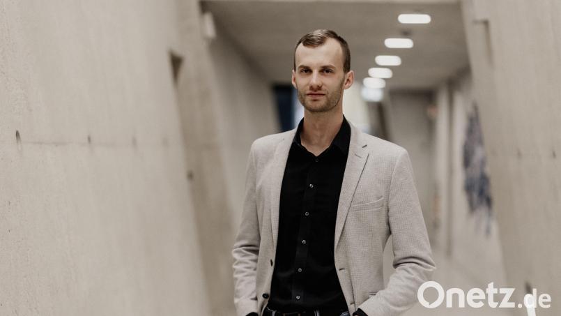 Falk Caesar Gilch aus Oberviechtach ändert seine Berufspläne und setzt ab Januar voll auf die Musik. Bild: Falk Gilch