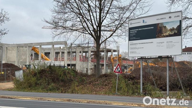 Der Baustart für das neue Zoll-Trainingszentrum war in Kümmersbruck ein Highlight des Jahres 2025. Ins neue Jahr blickt Bürgermeister Roland Strehl allerdings mit Sorge: Die schlechte wirtschaftliche Lage Deutschlands macht sich auch auf Gemeindeebene bemerkbar. Bild: Heike Unger