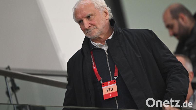 Für Rudi Völler wäre womöglich ein Viertelfinal-Einzug bei der WM ein Erfolg. (Archivbild) Bild: Federico Gambarini/dpa