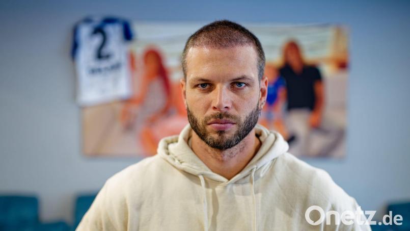 Dennis Diekmeier ist sehr stolz auf seine schwer erkrankte Tochter. (Archivbild) Bild: Uwe Anspach/dpa