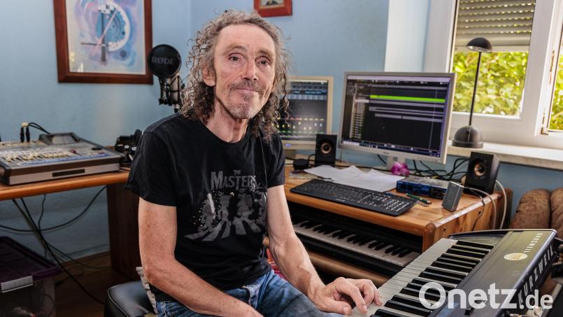 Eddy Gabler in seinem Studio: In diesem geht er auf musikalische Schatzsuche. Archivbild: Hösamer