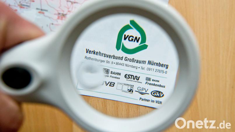 Im Landkreis Tirschenreuth hat der Kreistag einen neuen Nahverkehrsplan verabschiedet. Symbolbild: Daniel Karmann/dpa