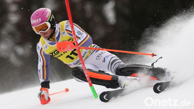 Linus Straßer sucht diesen Winter noch nach seiner Form. Bild: Alessandro Trovati/AP/dpa