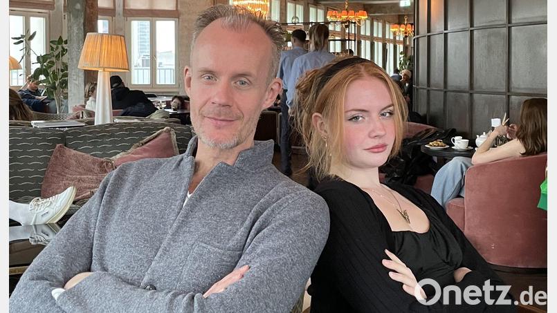 Toni und Max Uthoff kommen mit einem gemeinsamen Programm auf die Bühne. Bild: Frank Hof/exb