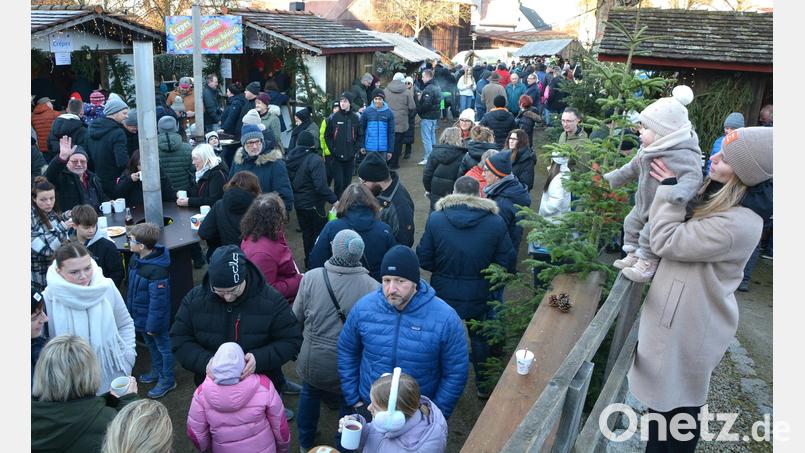 Am Sonntagnachmittag war der Andrang beim Leonberger Weihnachtsmarkt groß. Bild: jr
