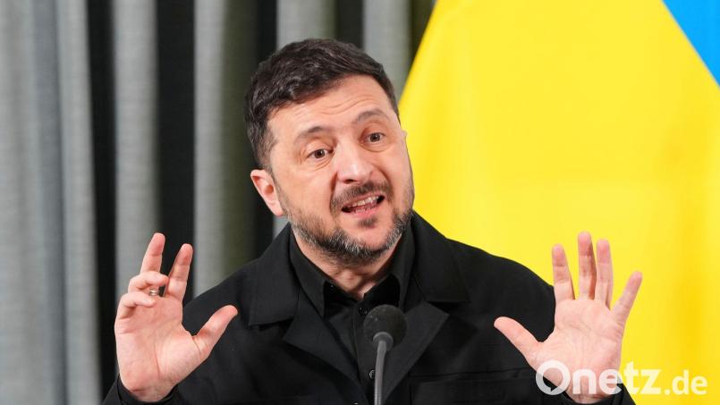 Der ukrainische Präsident Wolodymyr Selenskyj erwartet nach Moskaus Ablehnung einer Feuerpause zum westlichen Weihnachtsfest massive russische Angriffe an den Feiertagen. (Archivbild) Bild: Peter Dejong/AP/dpa