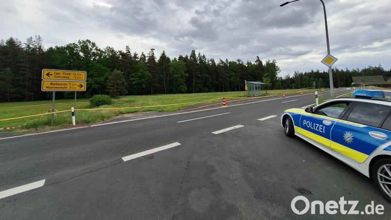 In Seedorf (Marktgemeinde Schirnding) im Landkreis Wunsiedel ist es im Mai zu einem tödlichen Schusswechsel zwischen Bundespolizei und einem Mann gekommen. Archivbild: Alexandra Hautmann