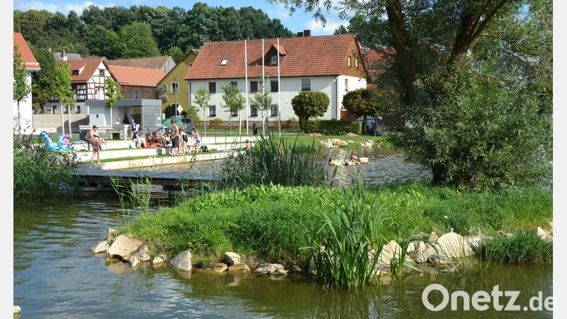 Bestens angenommen wird das neu geschaffene Freizeitareal auf dem ehemaligen Raiffeisengelände. In der Jahresabschlusssitzung wurden die Kosten für die Sanierung auf 3,3 Millionen Euro beziffert, der Eigenanteil der Marktgemeinde Bad Neualbenreuth lag bei 700.000 Euro. Archivbild: jr