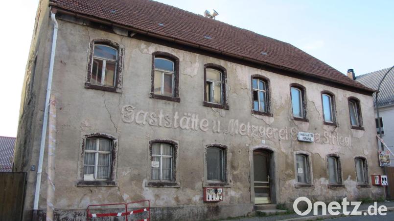 So sah die berühmte Gaststätte Striegl in Waldthurn vor der Renovierung aus. Dort spielte sich manche kuriose Wirtshausgeschichte ab. Archivbild: fvo
