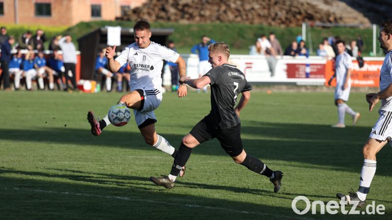 Luca Kaiser (links) geht künftig für den SC Luhe-Wildenau auf Torejagd. Archivbild: Dieter Jäschke