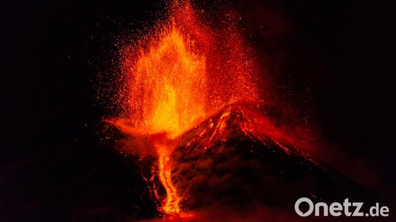 Der Ätna zeigt wieder erhöhte Aktivität. (Archivbild) Bild: Salvatore Allegra/AP/dpa