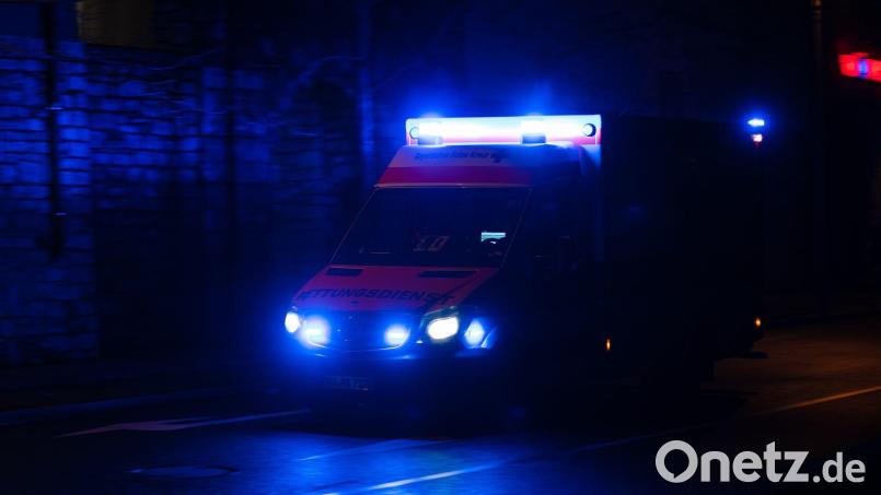 Der 47-Jährige kam nach seinem Sturz in die Donau unterkühlt ins Krankenhaus. (Symbolbild) Bild: Nicolas Armer/dpa