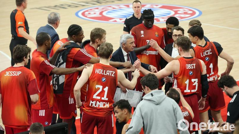 Die Bayern-Basketballer haben unter der Leitung von Svetislav Pesic einen Heimsieg eingefahren. (Archivbild) Bild: Matthias Stickel/dpa