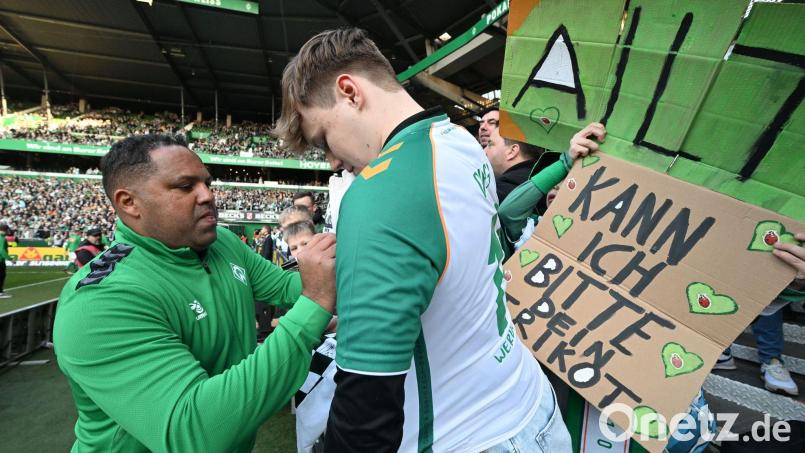 Fan-Liebling in Bremen: Der Brasilianer Ailton beim Abschiedsspiel von Diego. (Archivbild) Bild: Carmen Jaspersen/dpa
