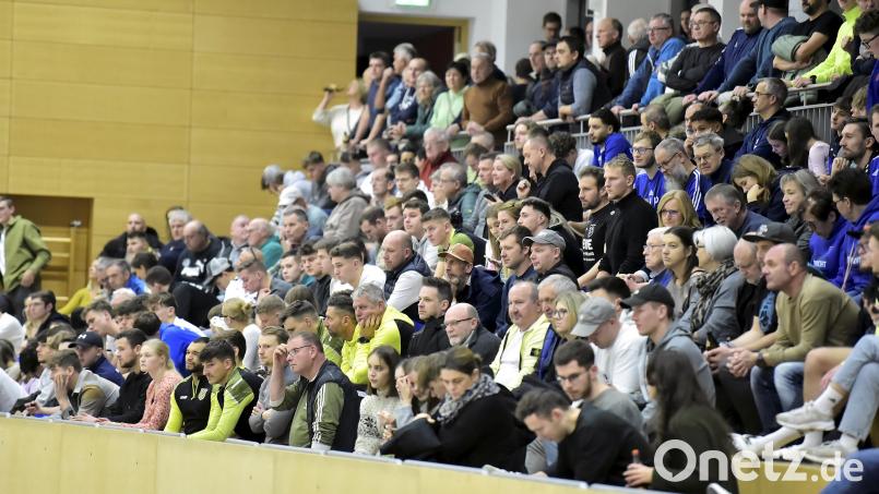Auf großes Interesse bei den Fans des Hallenfußballs stößt alljährlich des Hallen-Masters des SV 08 Auerbach. Archivbild: Hubert Ziegler