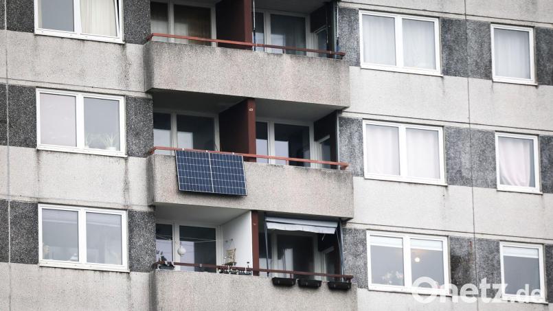 Die Geräte sind nach Angaben der Branche beliebt, weil Käufer sie selbst in Betrieb nehmen könnten und die Anschaffungskosten vergleichsweise niedrig seien. (Archivbild) Bild: Christian Charisius/dpa