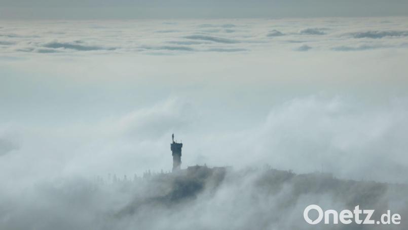 Nass-kalt und windig - Die Silvesternacht kann recht ungemütlich werden Bild: Matthias Bein/dpa