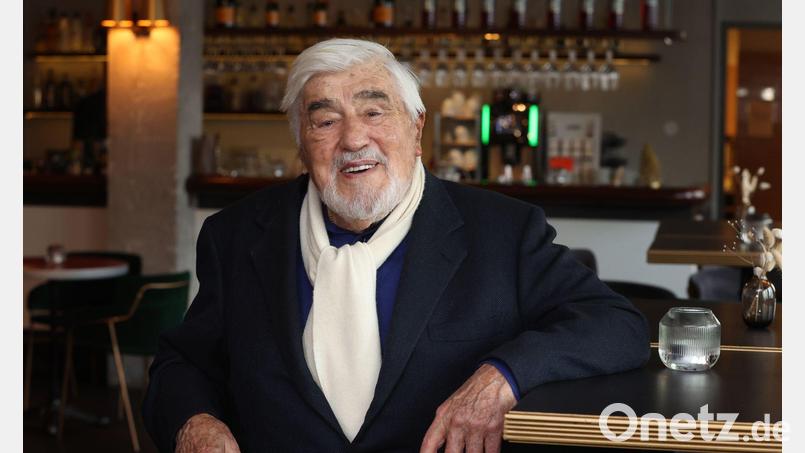 Mario Adorf ist seit 1985 in zweiter Ehe mit Monique Faye verheiratet. (Archivbild) Bild: Karl-Josef Hildenbrand/dpa