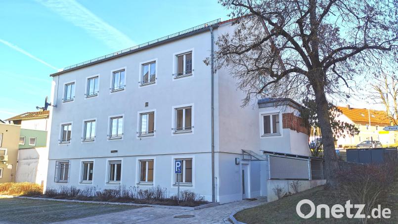Sanierter Leerstand: Das ehemalige Gesundheitsamt in der Bezirksamtstraße in Oberviechtach steht seit Monaten bereit für Asylbewerber. Bild: Portner